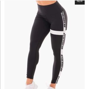 Ryderwear scrunch bum leggings